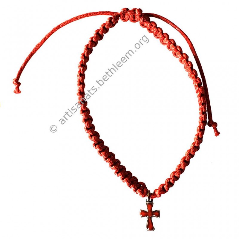 Croix latine avec bracelet tressé