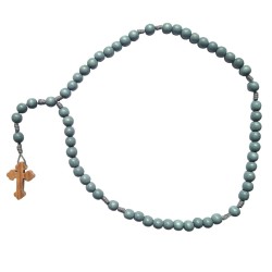 Chapelet en bois couleur bleu clair