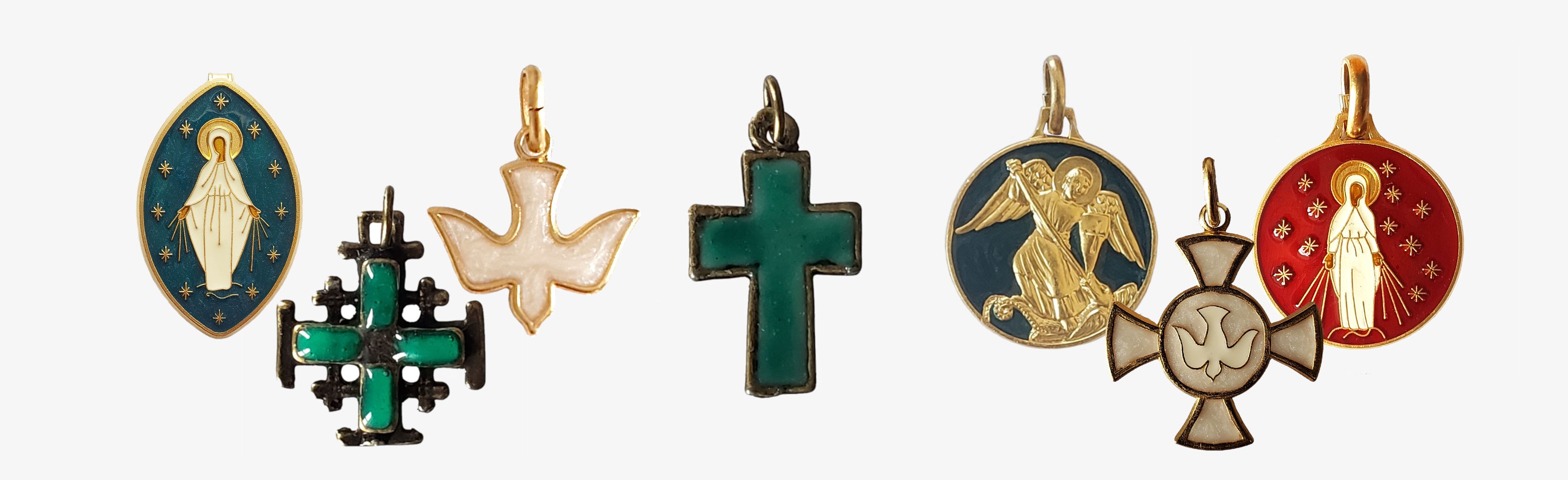 Vierge, sainte trinité, sainte Bernadette, médailles et petites croix en bois, croix avec colombe...